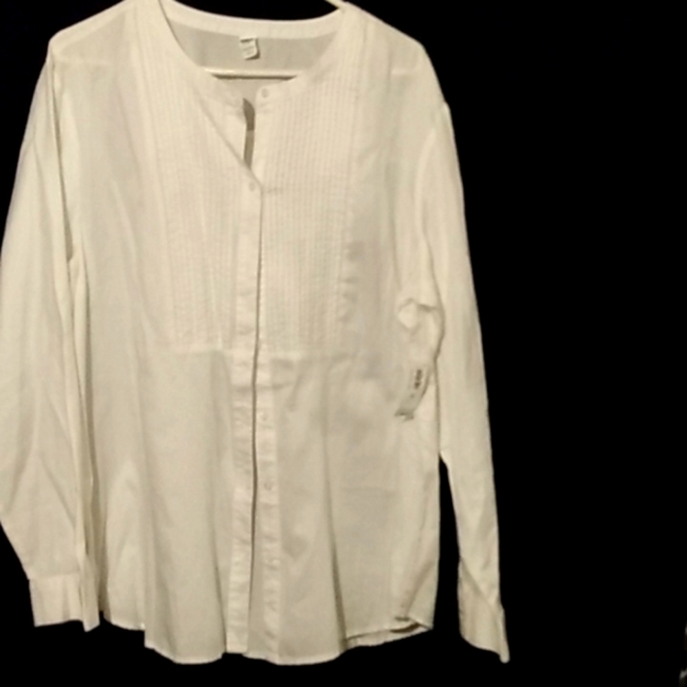 New with tags Women's White Old Navy Blouse